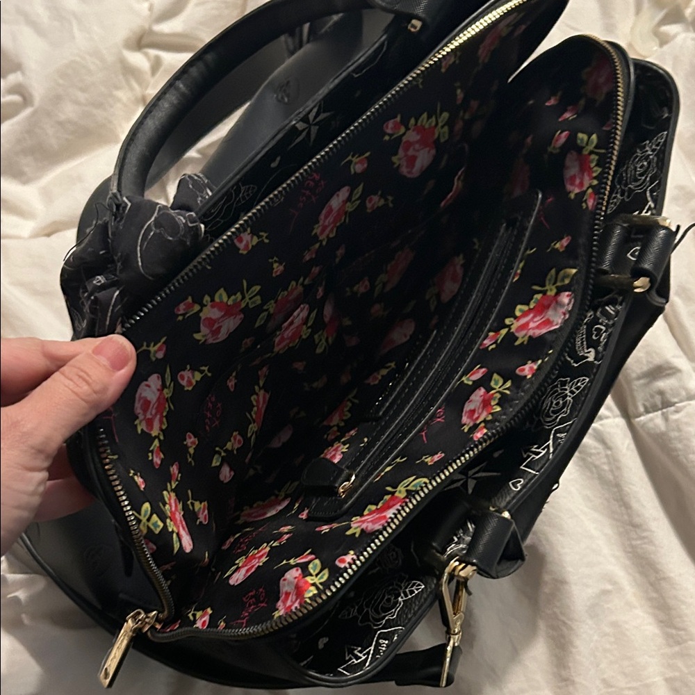 Betsey Johnson skull Tote Bag with Scarf Accent - Picture 5 of 6